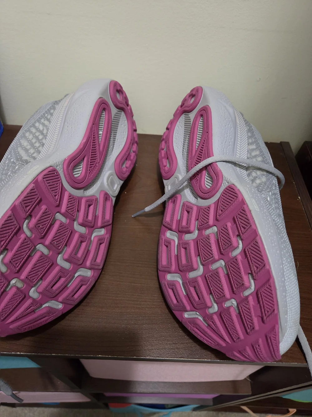 Brooks Women's Running Shoes - Light Gray with Pink Accents